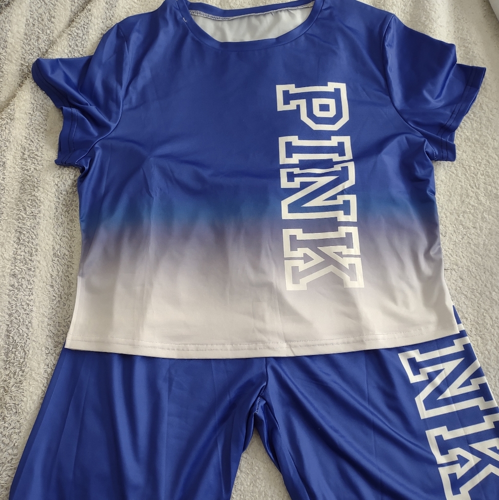 Two piece crop top short set - Picture 1 of 3
